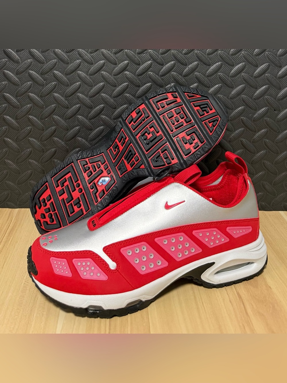 Nike Air Sunder SNDR Max Fusion Red Silver IH3988-001 Womens Size 8.5